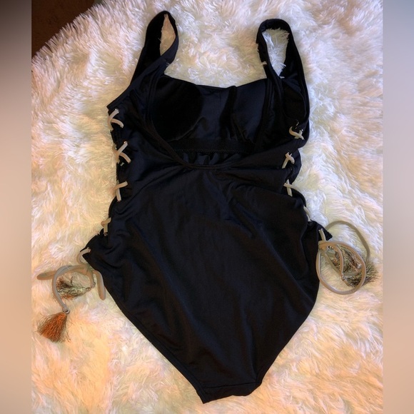 Vince Camuto Black and Gold Lace Up One Piece Swimsuit size 10 - Picture 14 of 14